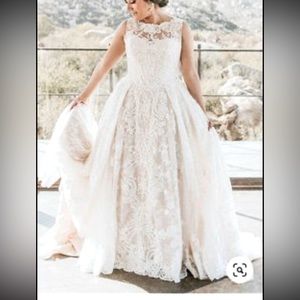 Oleg Cassini wedding dress (brand new)